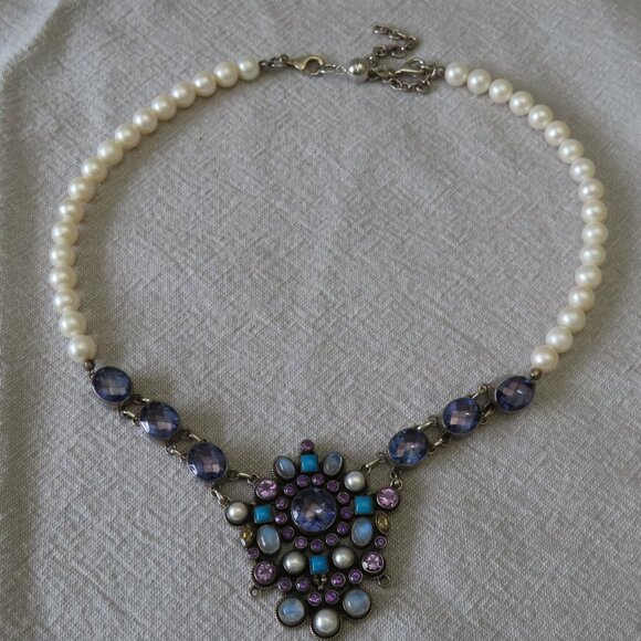 Statement Necklace - Picture 1 of 3